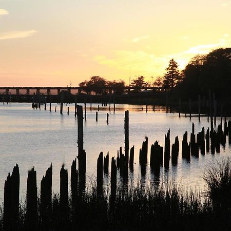 Parker Landing Hotel อัสตอเรีย ภายนอก รูปภาพ